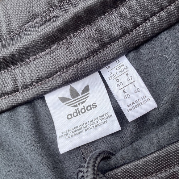 HP 🎉💖 ADIDAS shorts - Picture 3 of 6